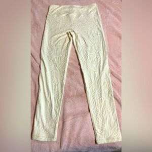 Mono B Off white textured leggings. Perfect for pure barre, Pilates & more